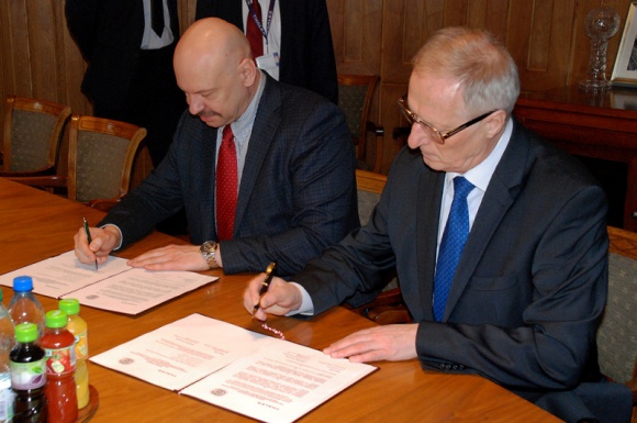 Thales dofinansuje program doktorski Politechniki Warszawskiej