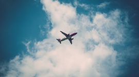 Najpopularniejsze w Polsce linie lotnicze odrzucają wnioski pasażerów BIZNES, Lotnictwo - Linie lotnicze na całym świecie niesłusznie odrzucają wnioski pasażerów o odszkodowanie za odwołane lub opóźnione powyżej 3 godzin loty. Globalne badanie przeprowadzone przez firmę AirHelp ujawnia skalę tego problemu.